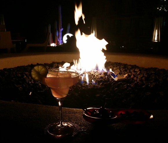 drinks at the fire pit ritz carlton dove mountain