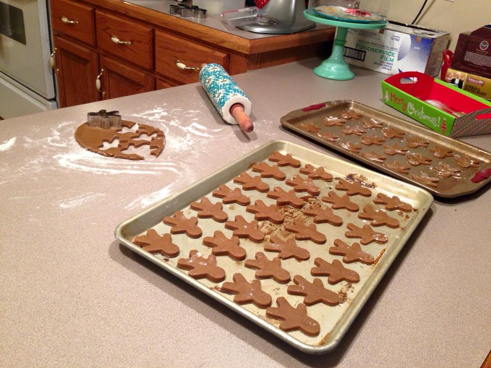Want to know the secret to the best gingerbread men in town? Essential oils. Click over for recipe. 