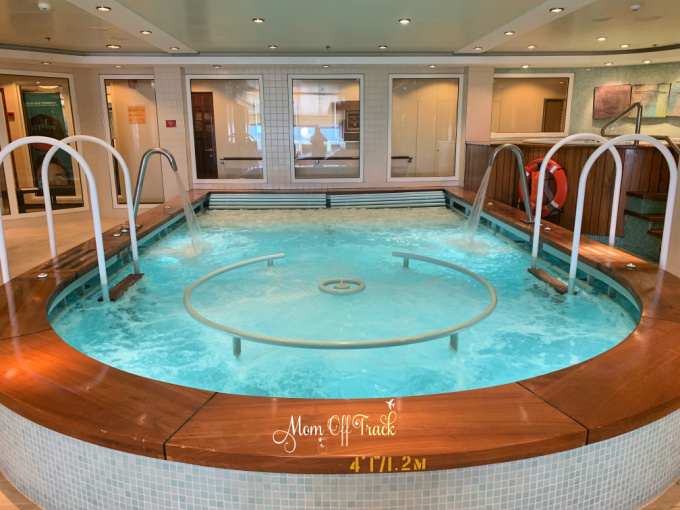 Norwegian Pearl Thermal Suite Thalassotherapy pool with jets on