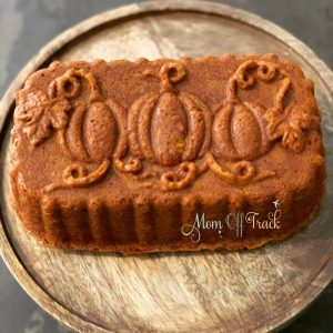 https://momofftrack.com/wp-content/uploads/2020/10/best-pumpkin-bread-recipe-300x300.jpg